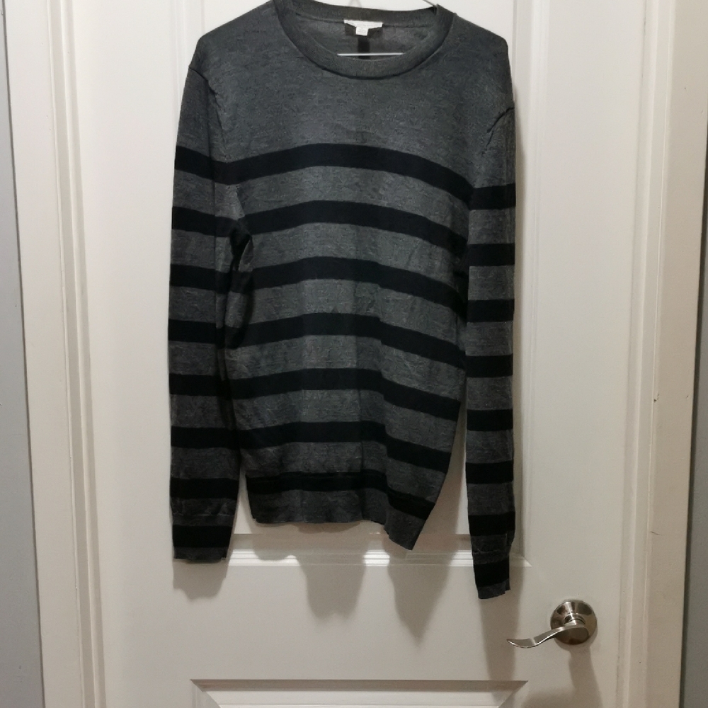 GAP Merino Wool Men's‎ Gray and Black Striped Crewneck Sweater